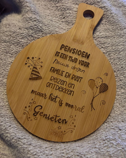 Pensioen is genieten - serveerplank